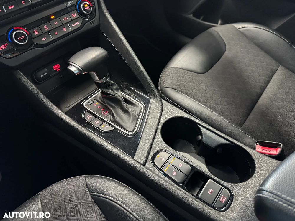 Kia Niro 1.6 GDI PHEV 2WD OPF Aut. Vision - 17