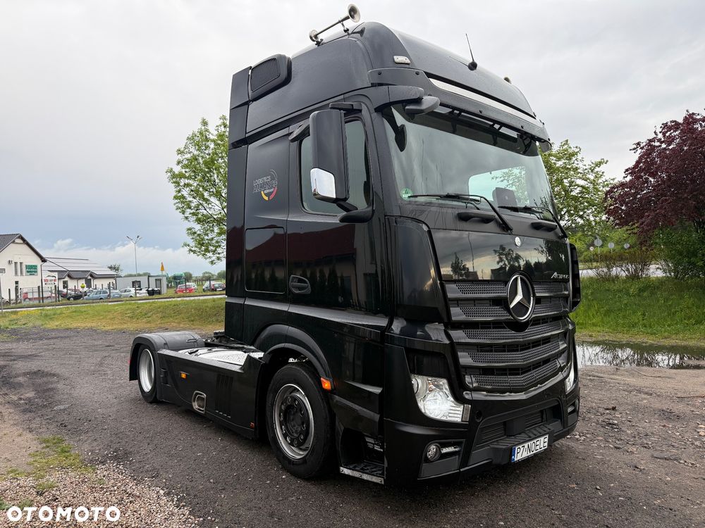 Mercedes-Benz Actros - 1