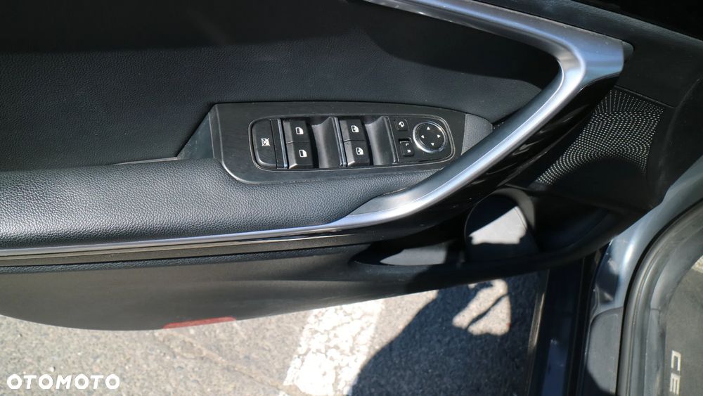 Kia Ceed 1.5 T-GDI L Business Line DCT - 14