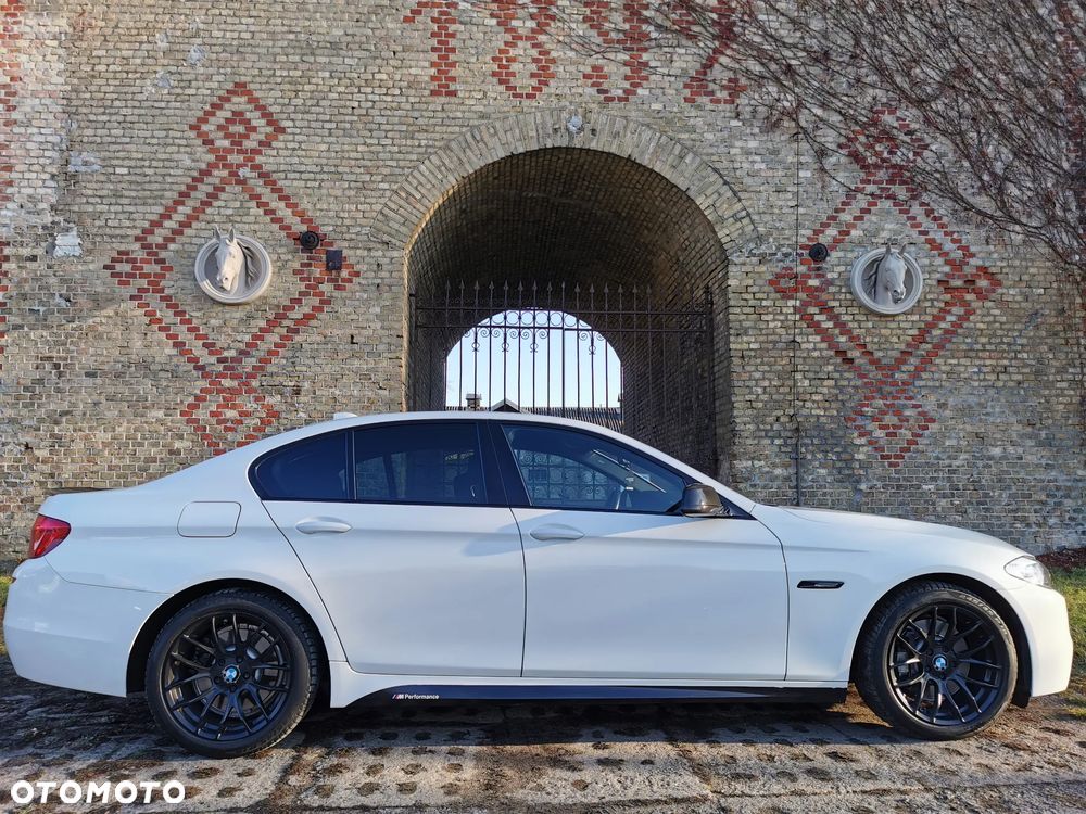 BMW Seria 5 525d xDrive - 5