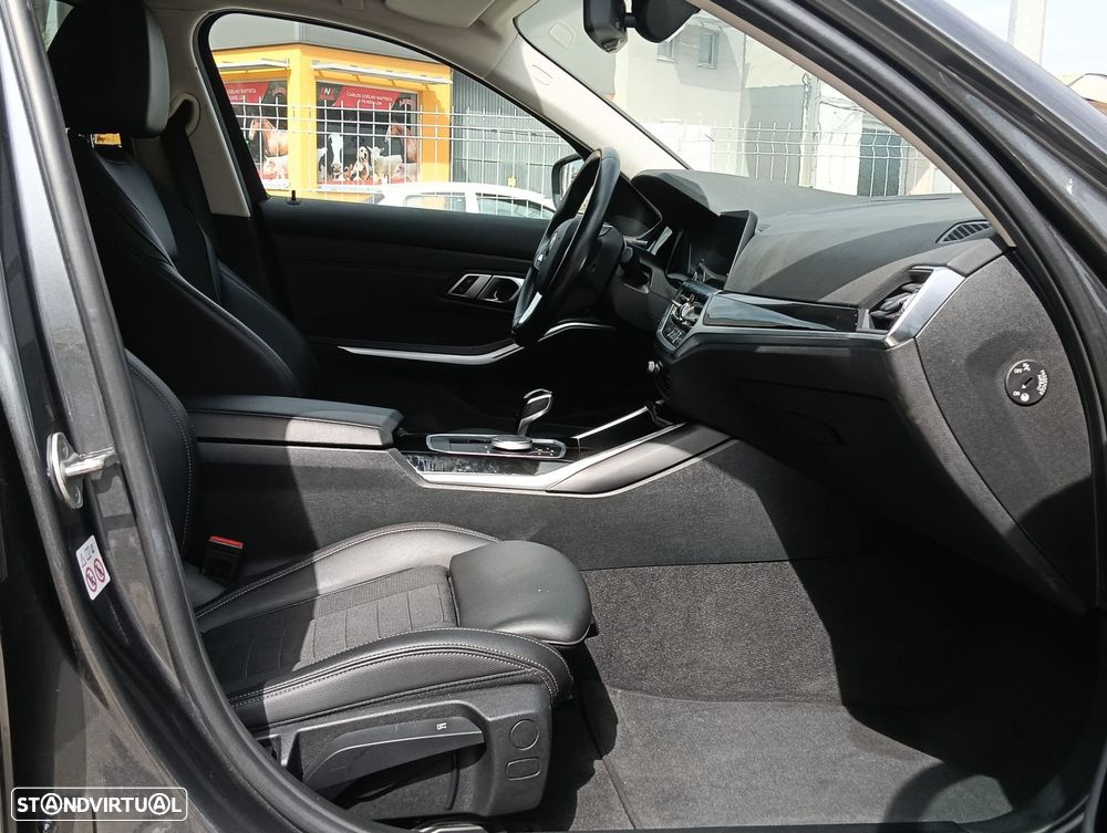BMW 318 d Touring Auto - 27
