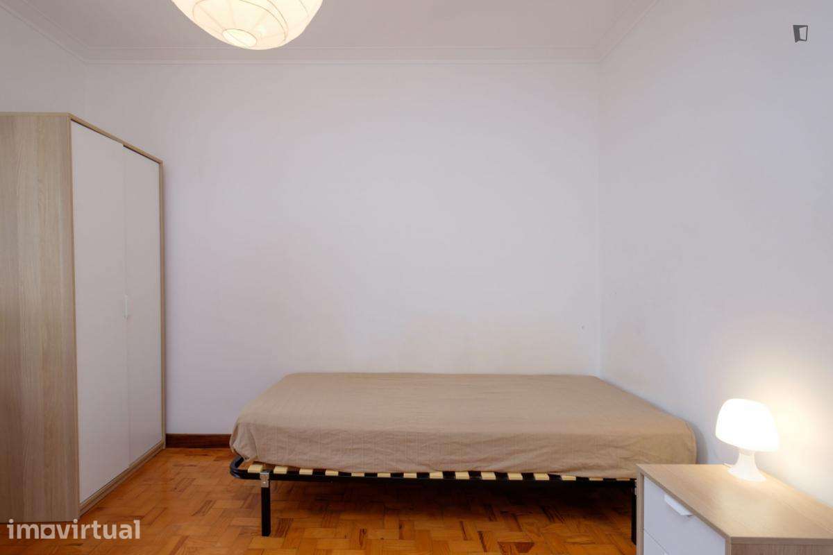 Quarto - localizado em Norton de Matos Coimbra - Grande imagem: 3/26