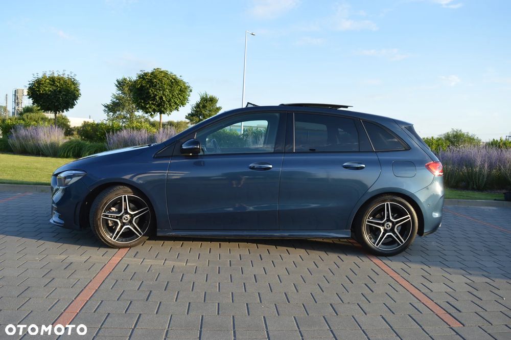 Mercedes-Benz Klasa B 180 AMG Line 7G-DCT - 3