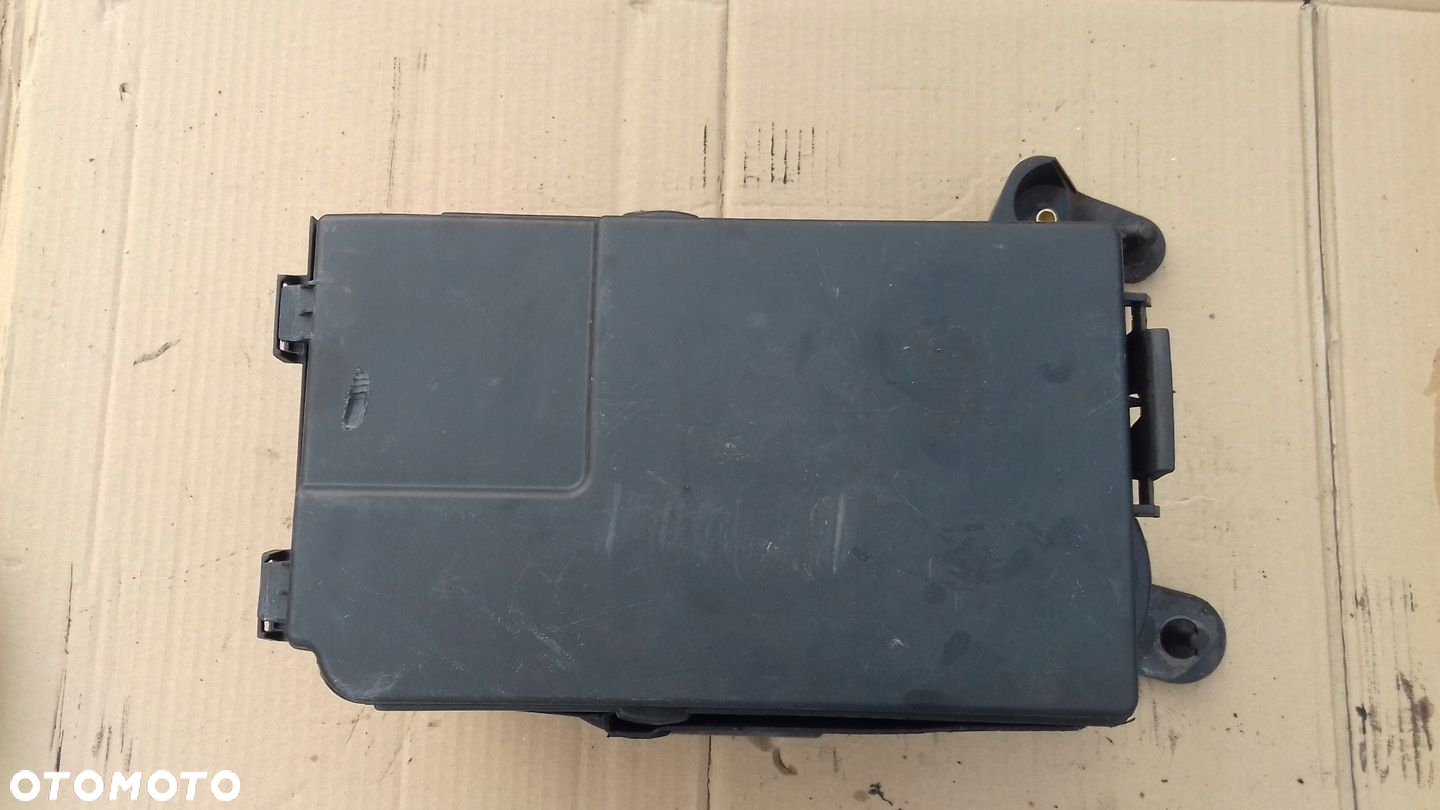 OBUDOWA AKUMULATORA AUDI A3 8P 1.9 TDi 1K0915336 - 2