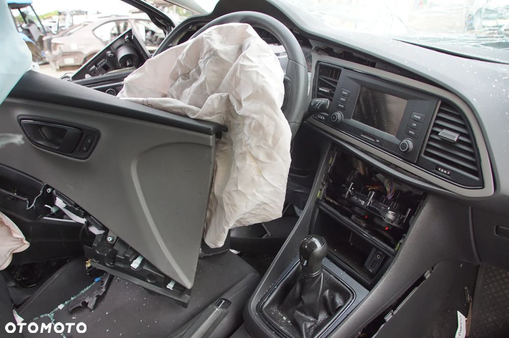 Auto na części - Seat Leon III ST Lift 1.6 TDI 90 KM DDY RSC L9YT 167 tys. 2018R Drzwi Lampy Klapa Szyby Felgi Relingi - 10