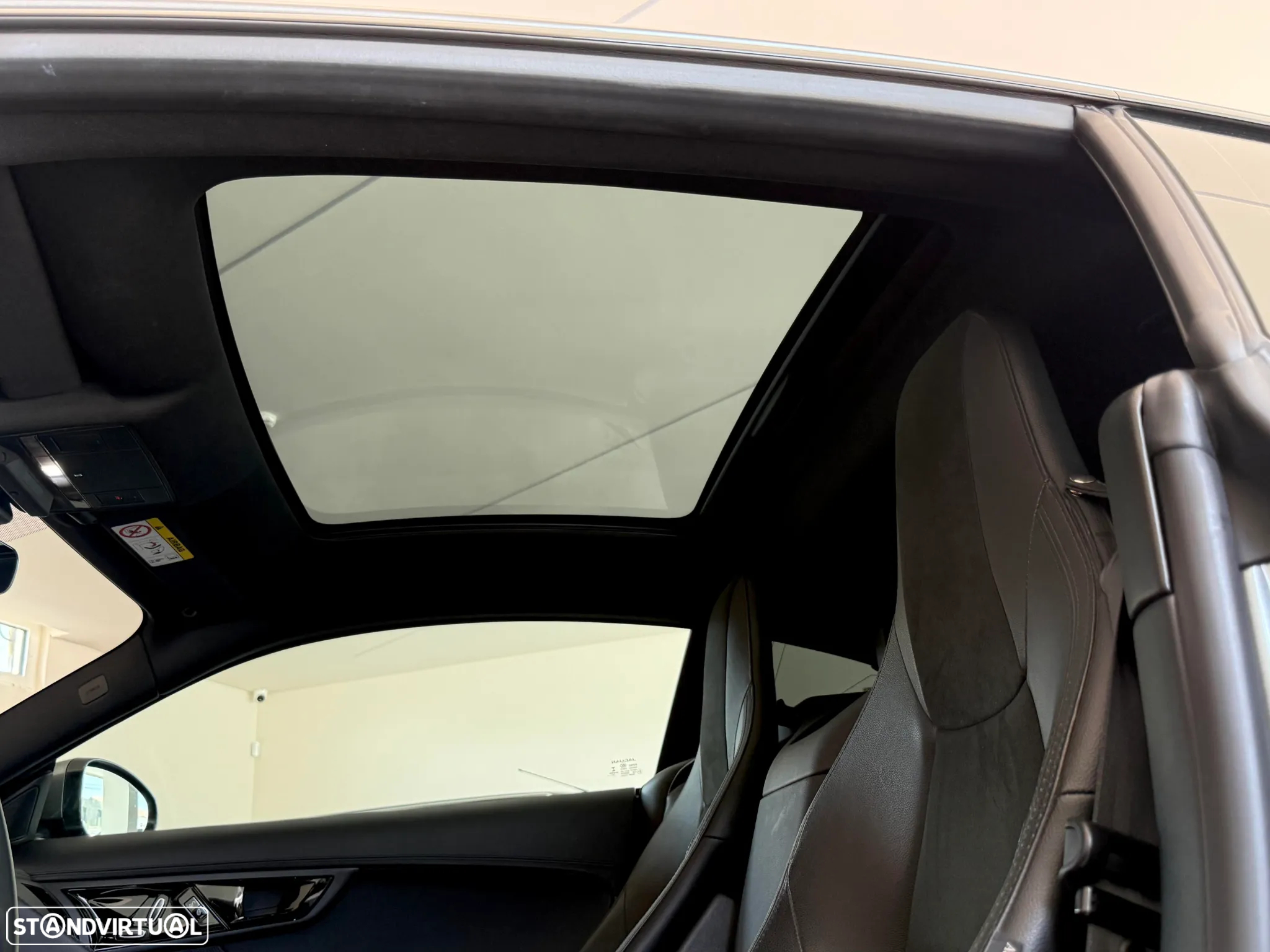 Jaguar F-Type 2.0 i4 R-Dynamic Black - 51