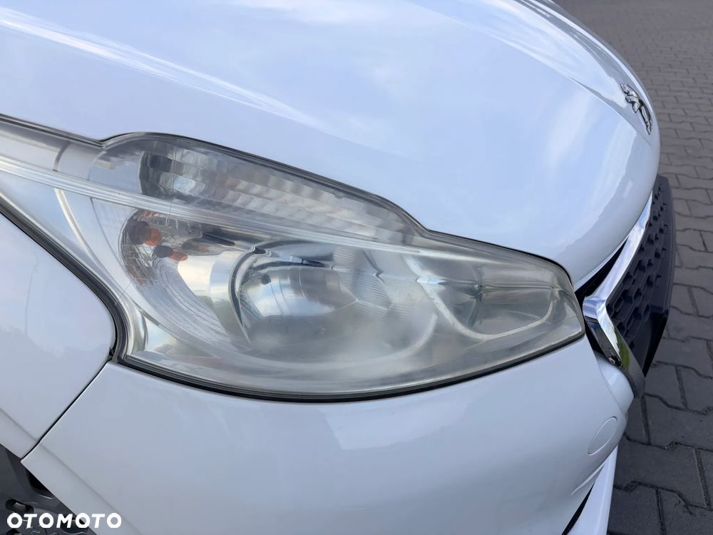 Peugeot 208 1.2 PureTech Style - 16