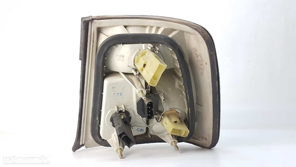 FAROLIM TRASEIRO ESQUERDO BMW SERIE 5 BERLINA (E34) 525TDS - 3