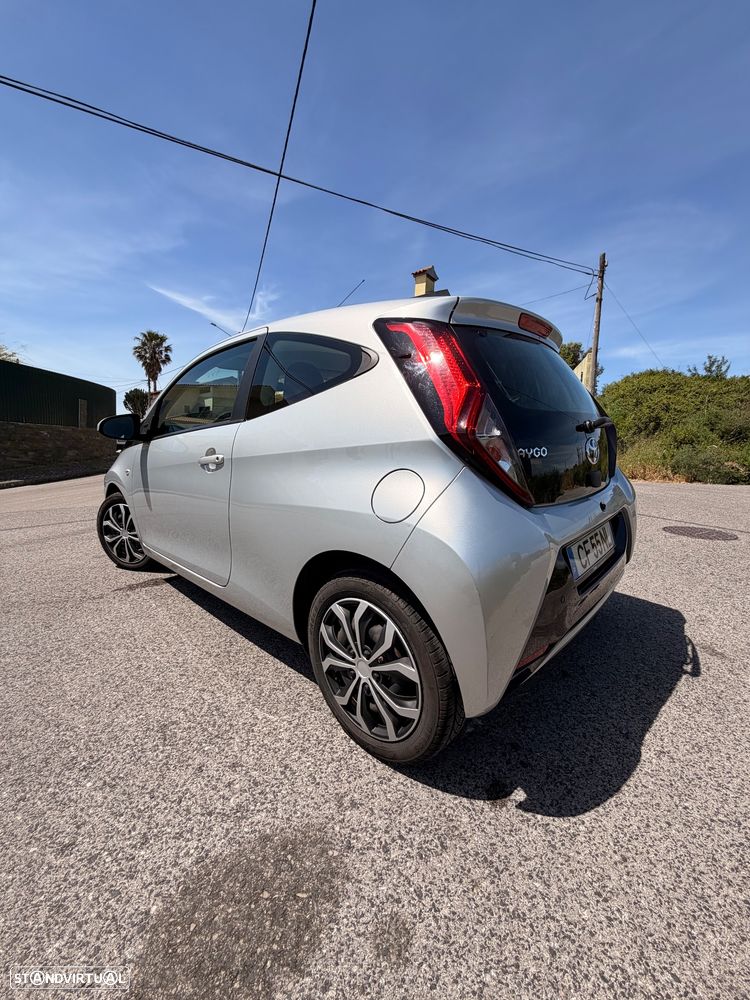 Toyota Aygo 1.0 X-Play Plus+X-Touch+TSS - 5
