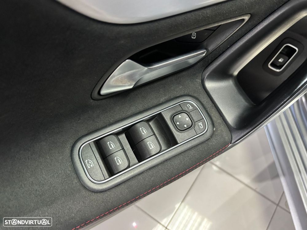 Mercedes-Benz A 250 e 8G-DCT AMG Line - 26