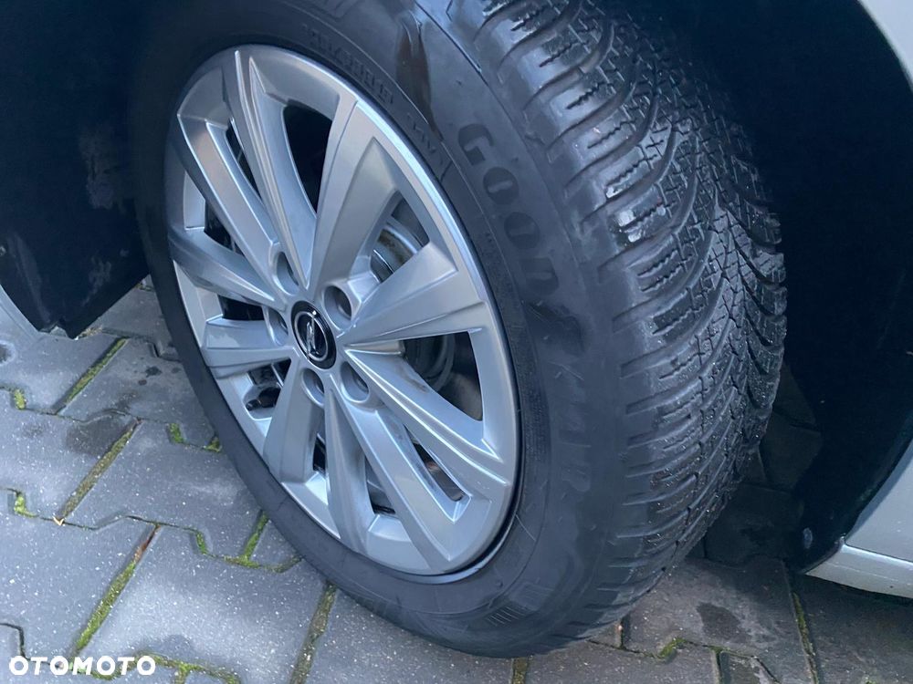 Opel Astra 1.2 Turbo Business Edition - 14