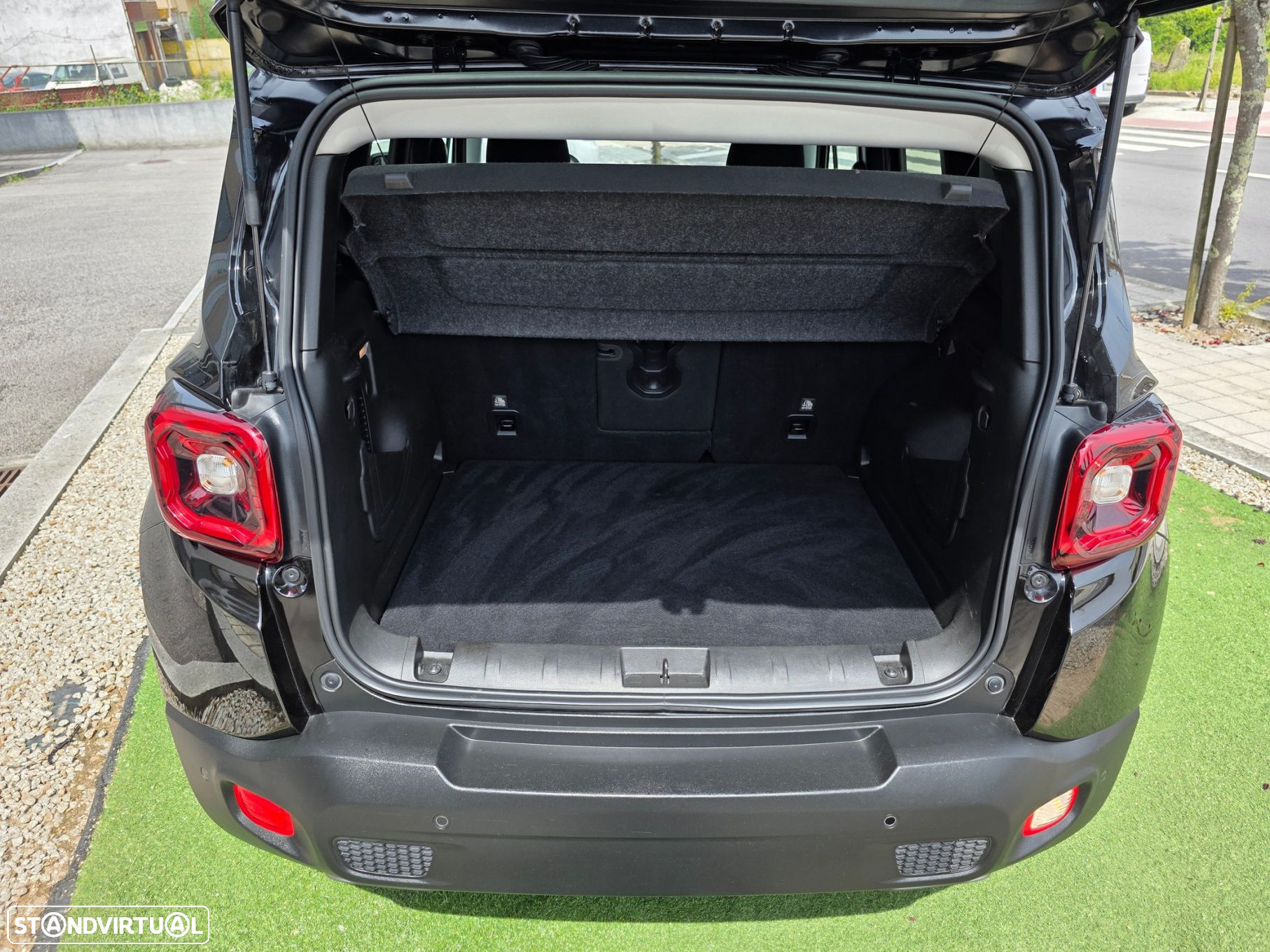 Jeep Renegade 1.3 T Limited S DCT - 27