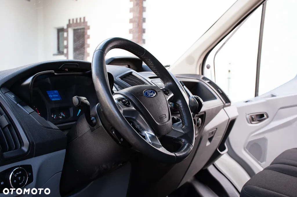 Ford Transit - 25