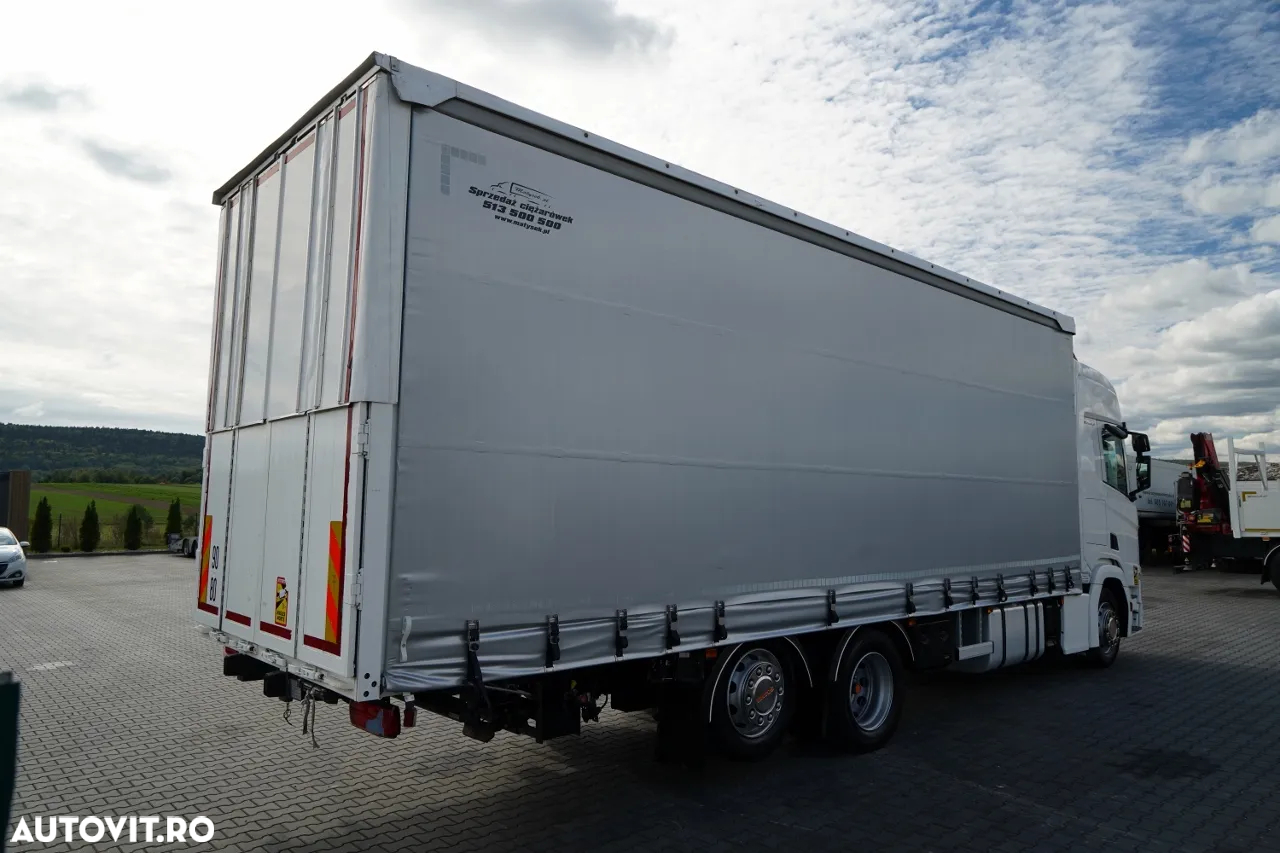 Scania R 450 / MEGA / 6x2 / CORTINĂ - 8,2 m / SOLO / PUNTE RIDICATĂ / PODEA REZISTENTĂ / NAVI / - 5