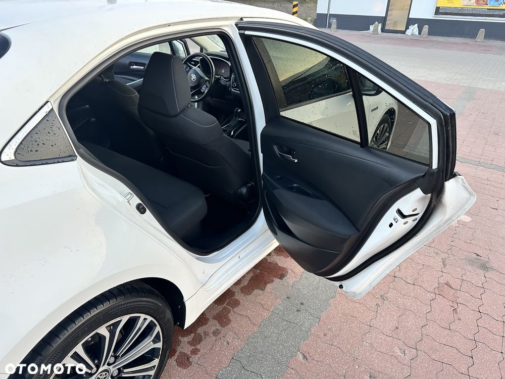Toyota Corolla 1.8 Hybrid Comfort - 17