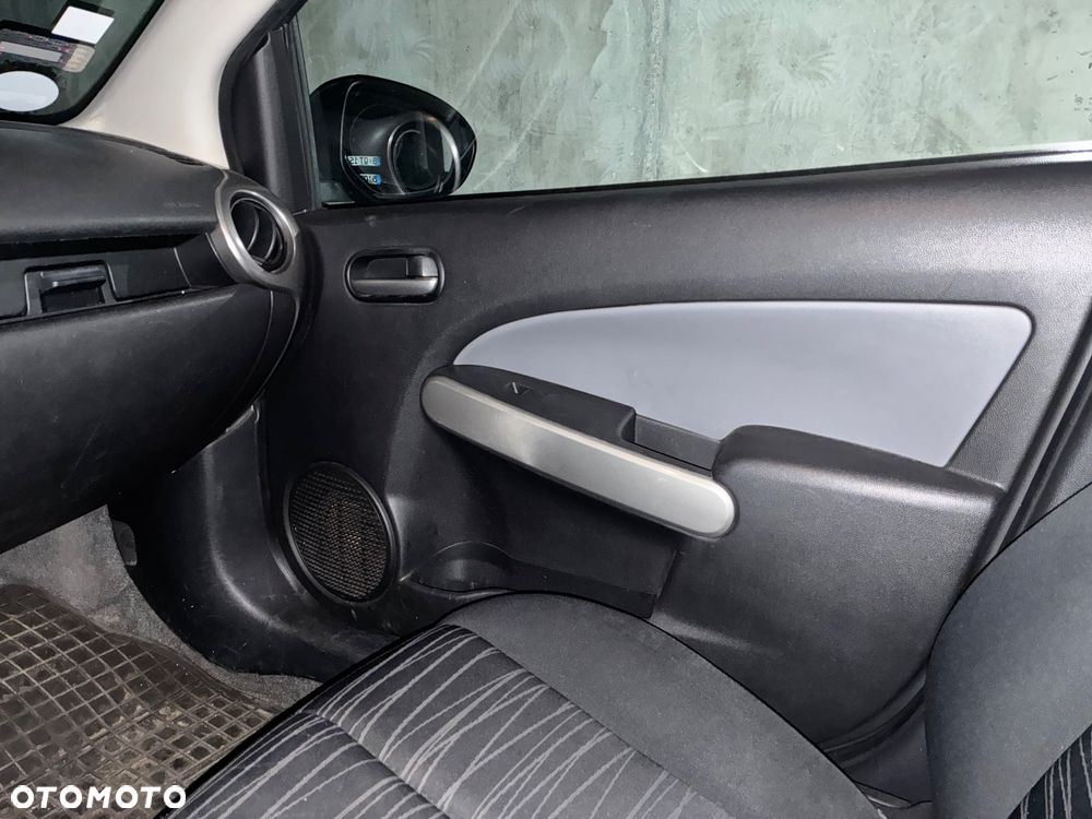 Mazda 2 - 20