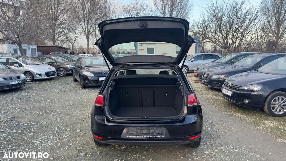 Volkswagen Golf - 11