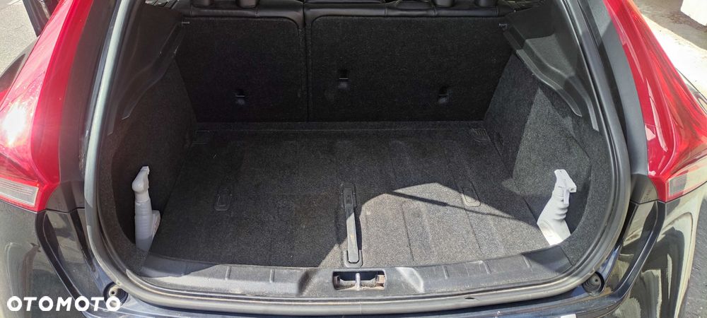 Volvo V40 - 8