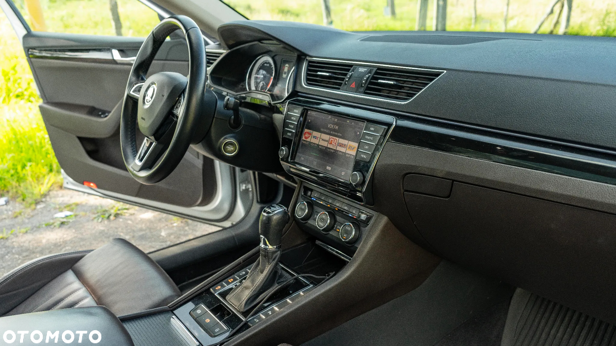 Skoda Superb 2.0 TDI 4x4 L&K DSG - 27