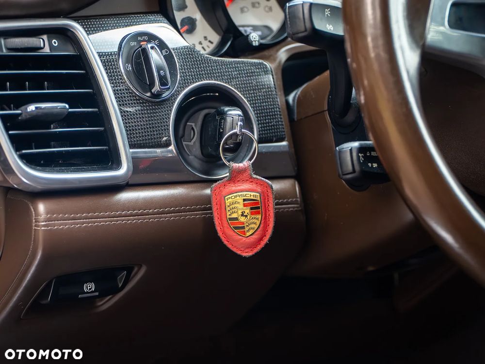 Porsche Panamera GTS - 30
