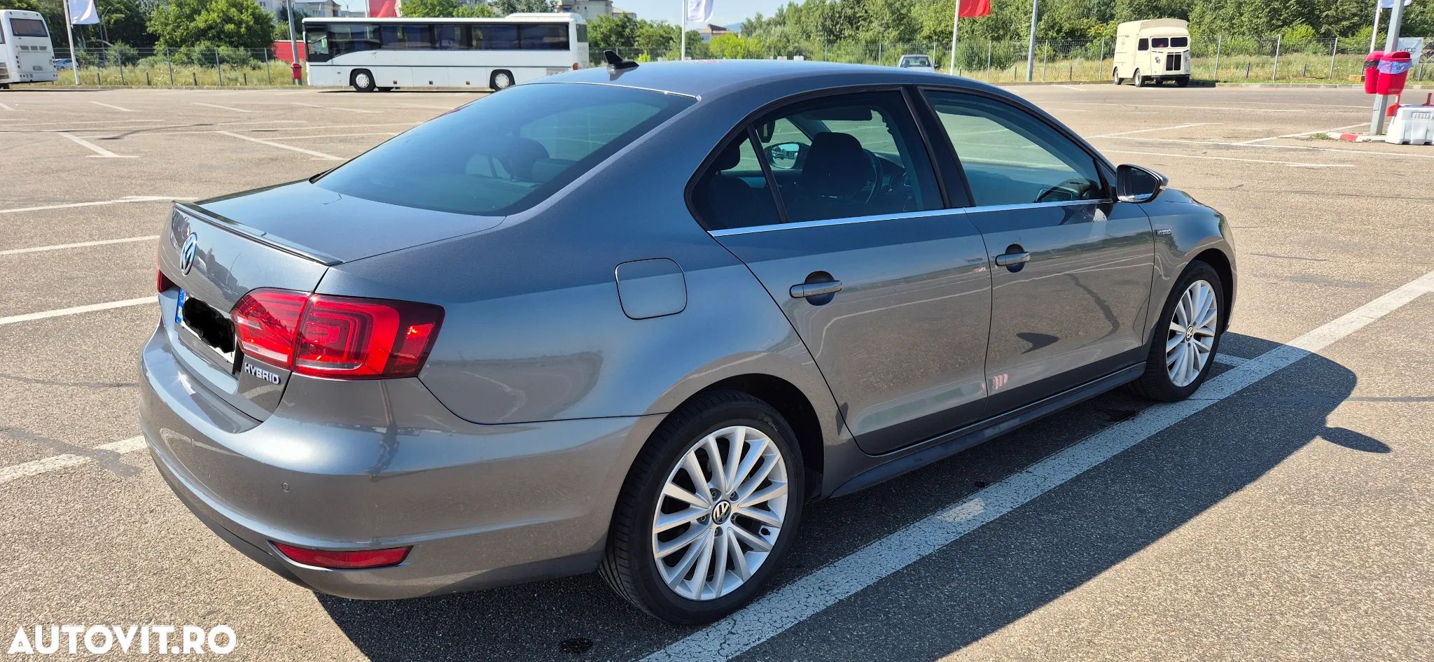 Volkswagen Jetta 1.4 Hybrid DSG Comfortline - 1