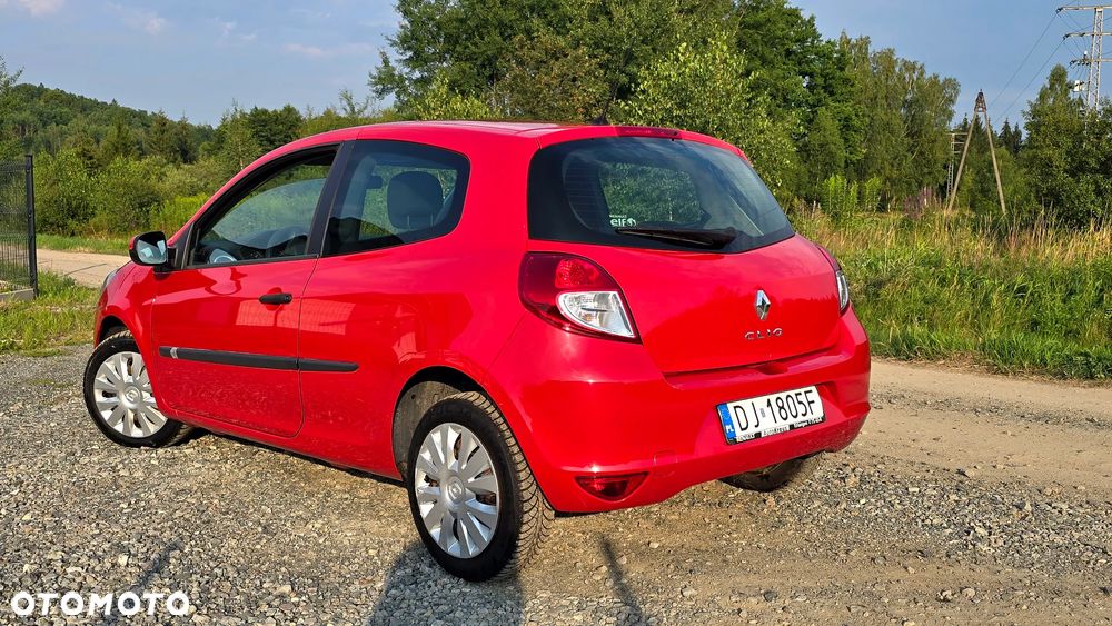 Renault Clio 1.2 16V 75 Collection - 6