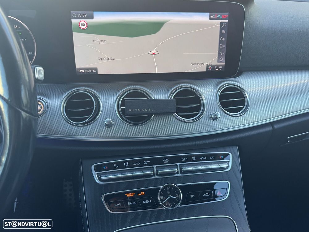 Mercedes-Benz 300 - 4