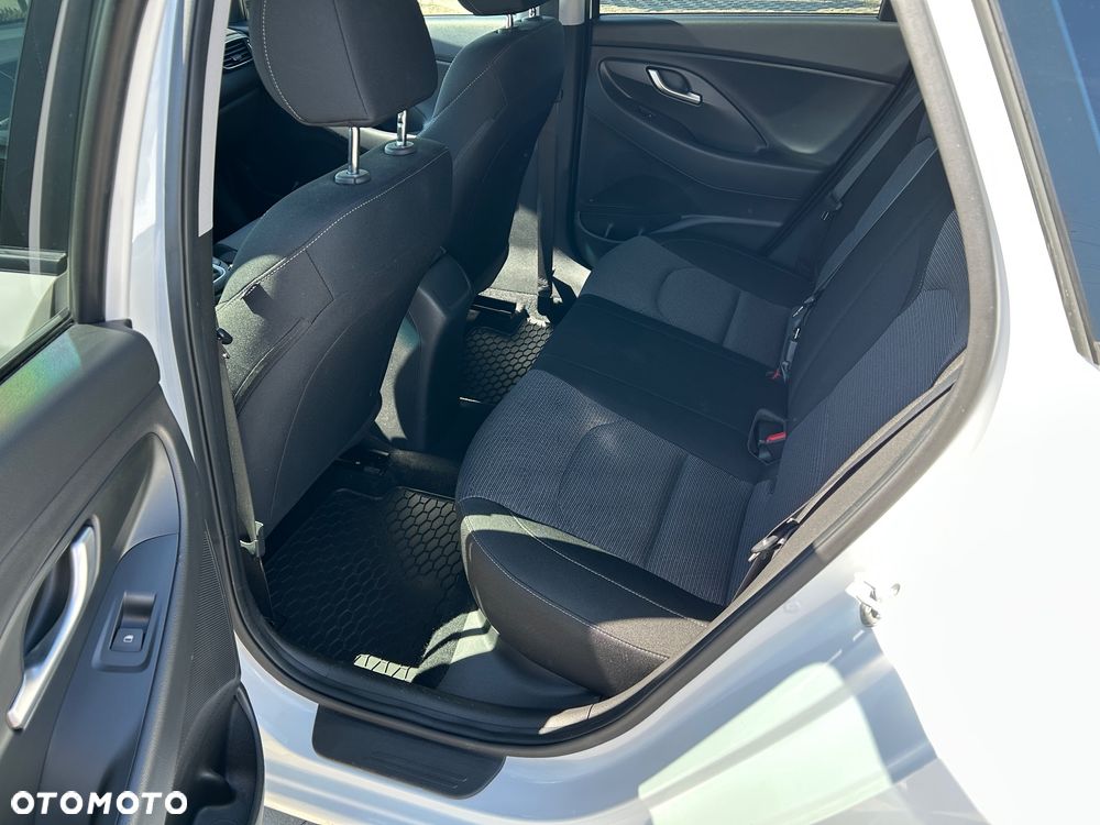 Hyundai i30 1.4 Classic + - 10