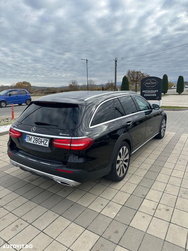 Mercedes-Benz E 220 d 4Matic T All-Terrain 9G-TRONIC Exclusive - 3