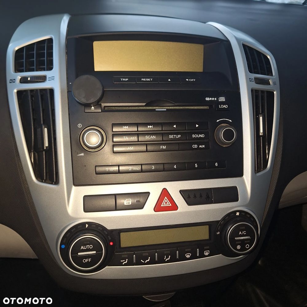 RADIO KIA CEED I - 1