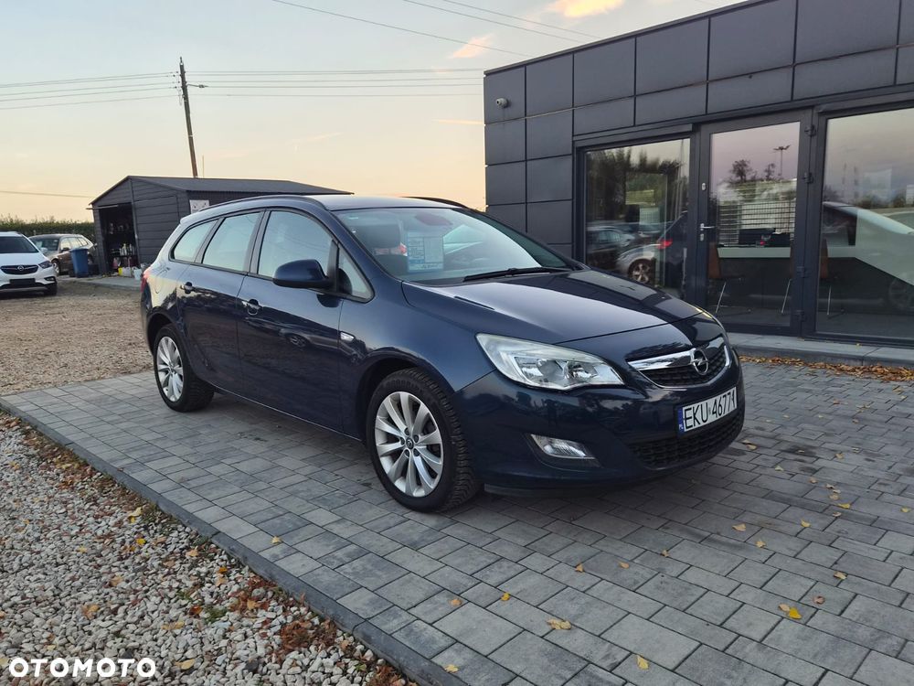 Opel Astra 2012 photo 3