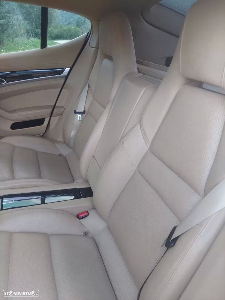 Porsche Panamera Platinum Edition - 10