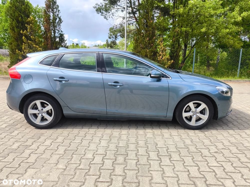 Volvo V40 T3 Momentum - 4