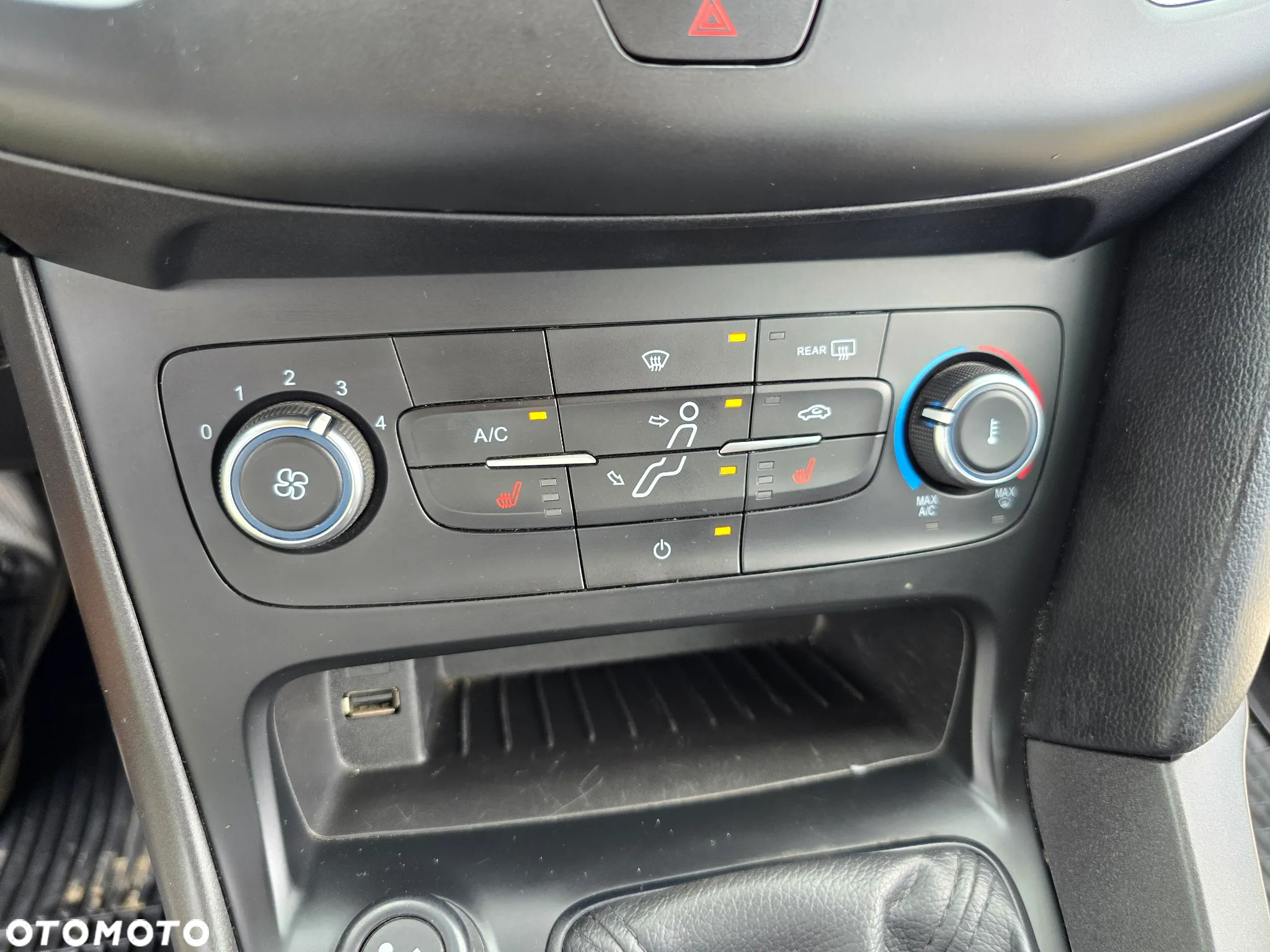 Ford Focus - 33