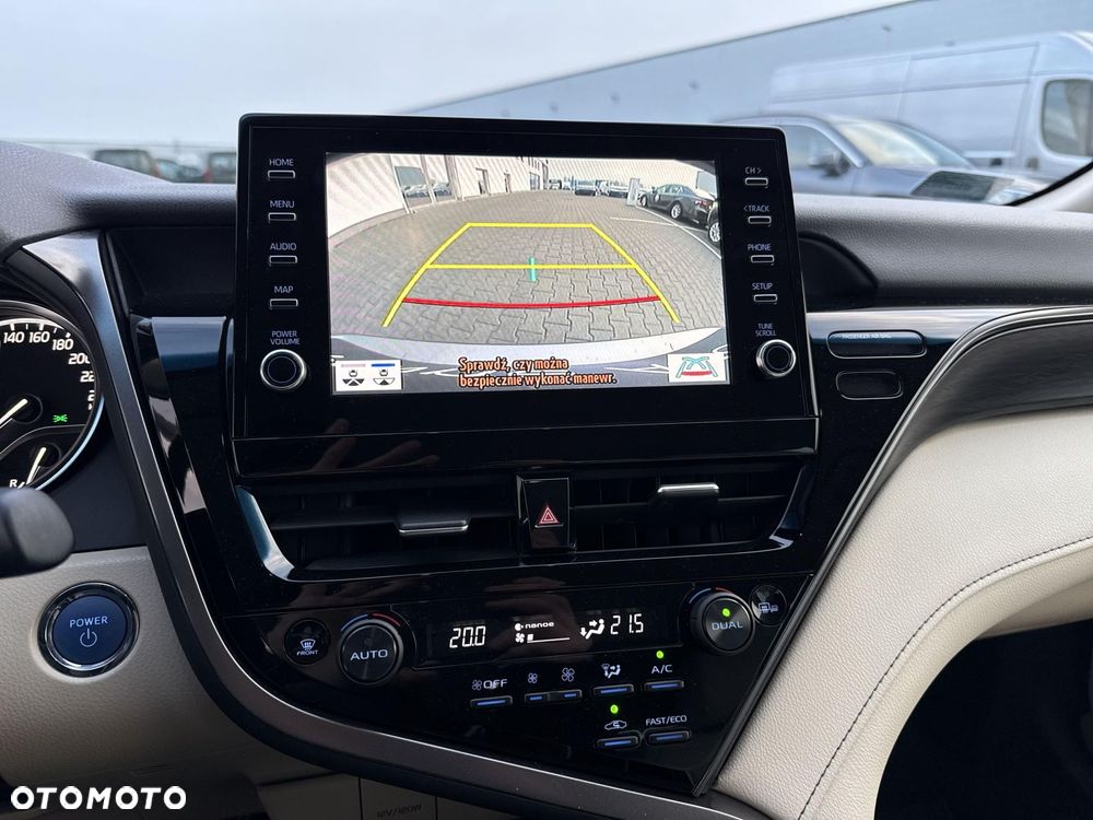 Toyota Camry 2.5 Hybrid Executive CVT - 16