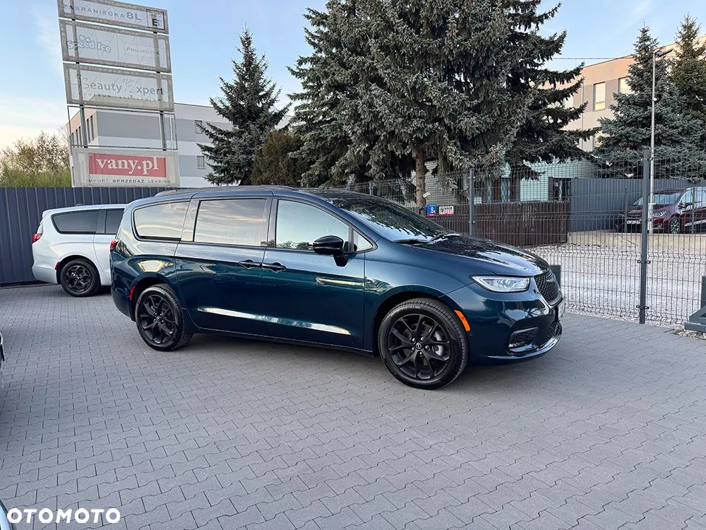 Chrysler Pacifica - 15