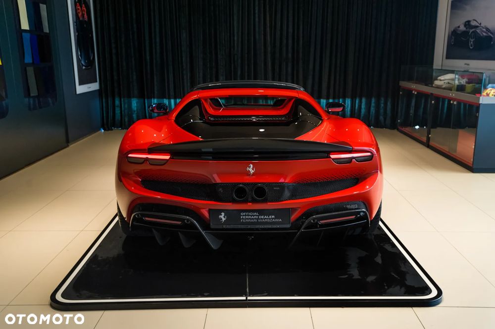 Ferrari 296 GTS - 10