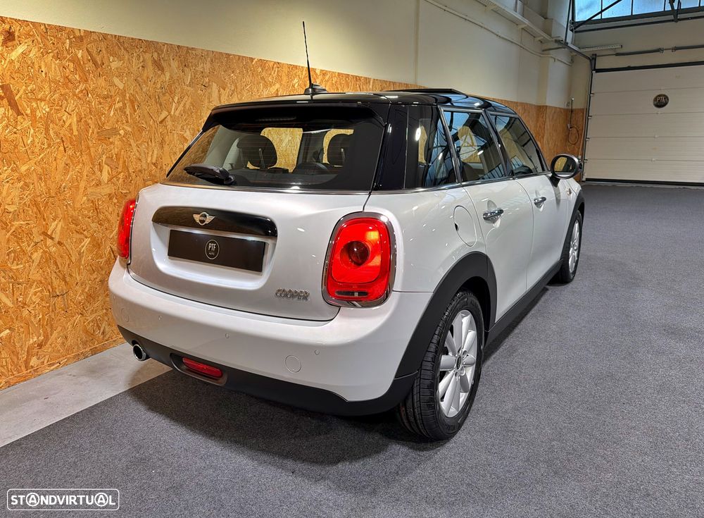 MINI 5 Portas Cooper Aut. Classic - 4