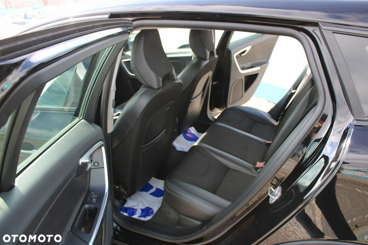 Volvo V60 Cross Country D4 Drive-E Momentum - 18