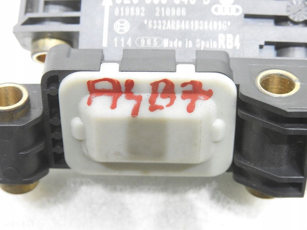 SENSOR UDERZENIOWY AUDI A4 B7 - 7