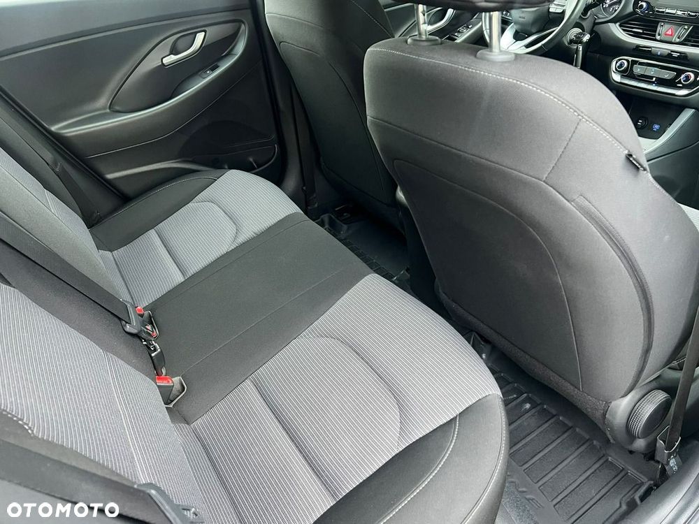 Hyundai i30 1.5 DPI Modern - 10
