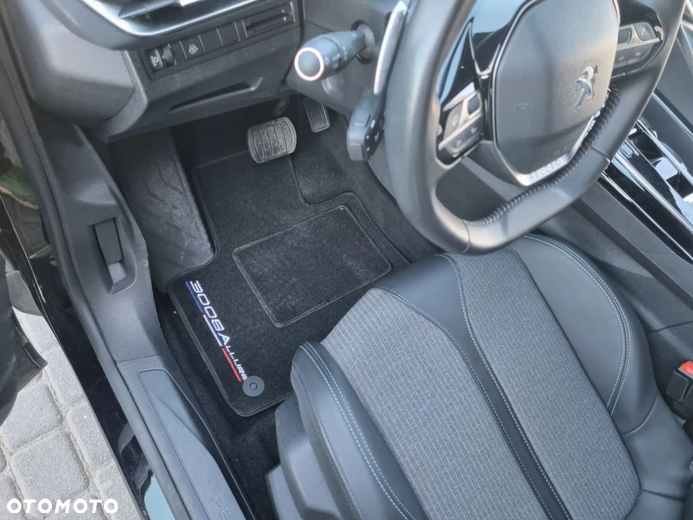 Peugeot 3008 1.2 PureTech Allure S&S EAT6 - 27