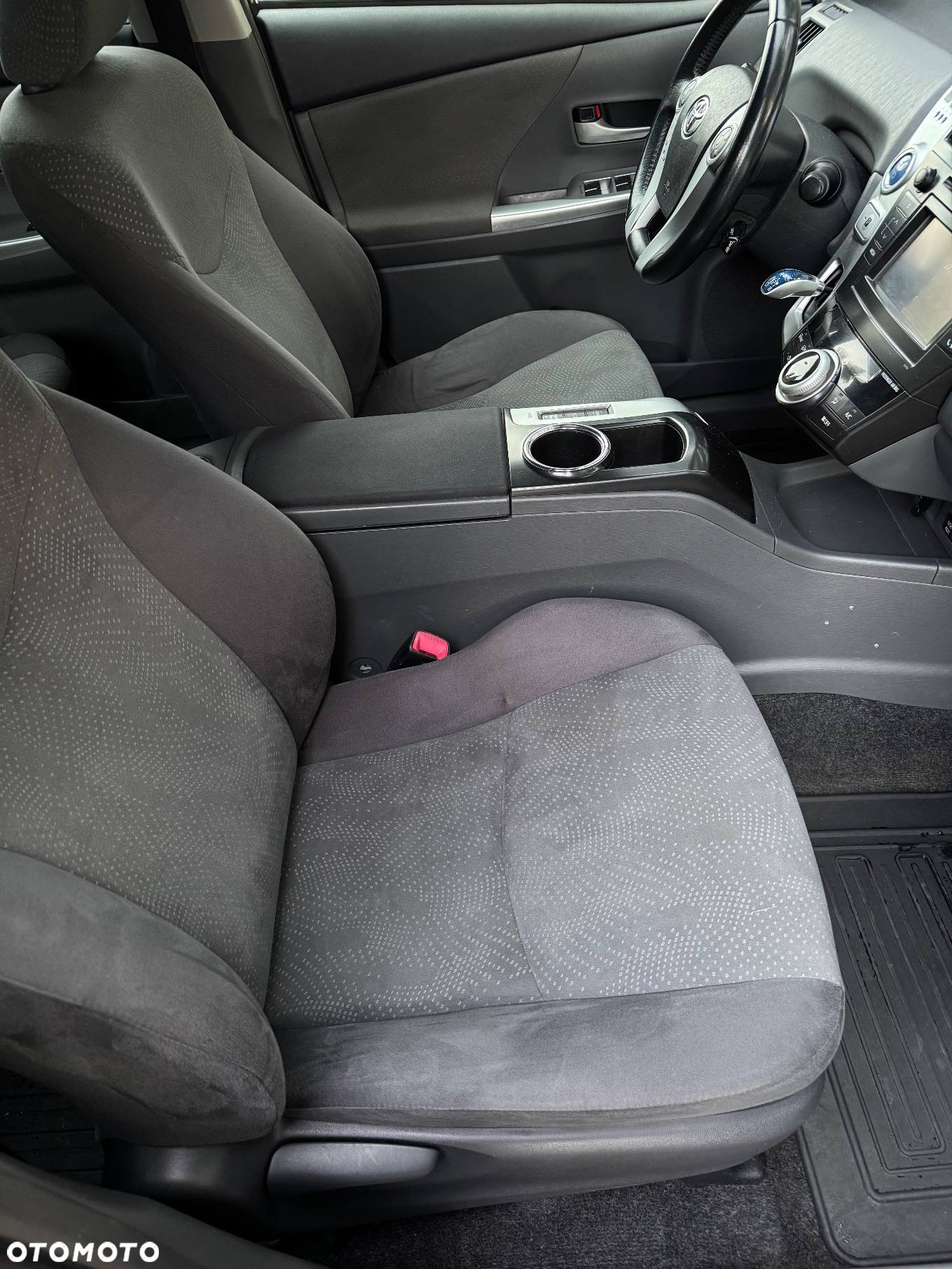Toyota Prius+ (Hybrid) Comfort - 12