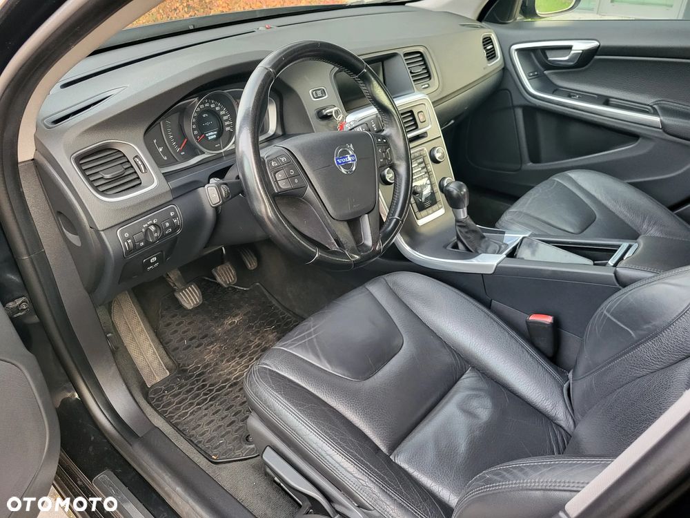 Volvo V60 D2 Momentum - 8