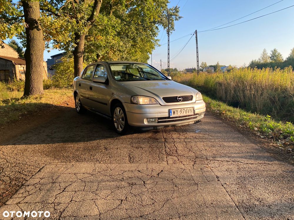 Opel Astra 1.4 16v Family - 4