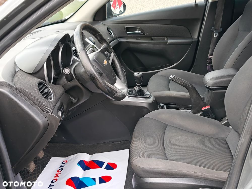 Chevrolet Cruze 1.6 LT - 10