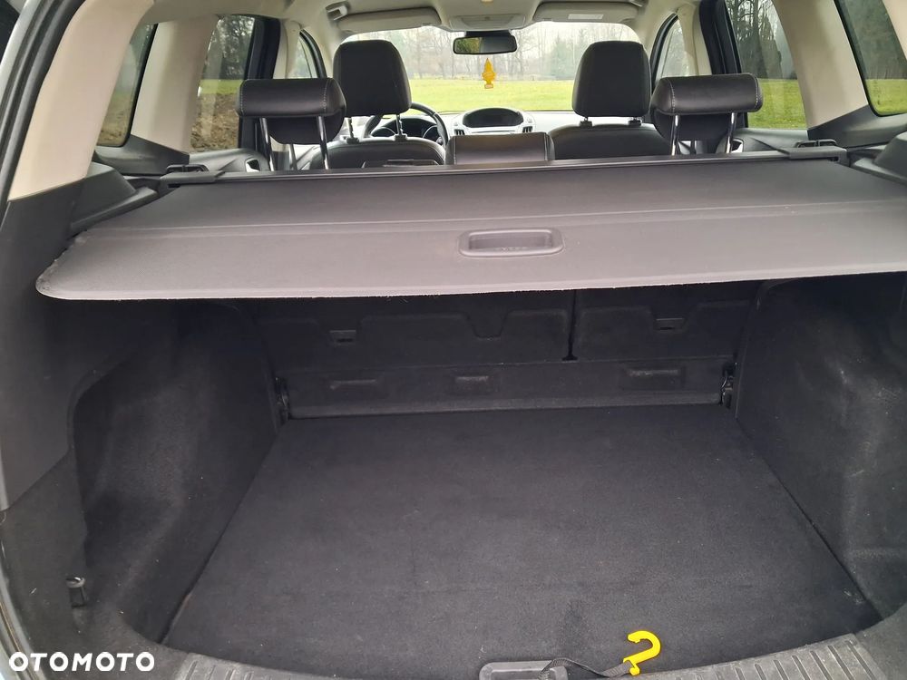 Ford Kuga 1.6 EcoBoost 2x4 Titanium - 16