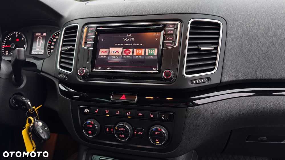 Volkswagen Sharan 2.0 TDI DSG 4MOTION (BlueMotion Technology) Highline - 39