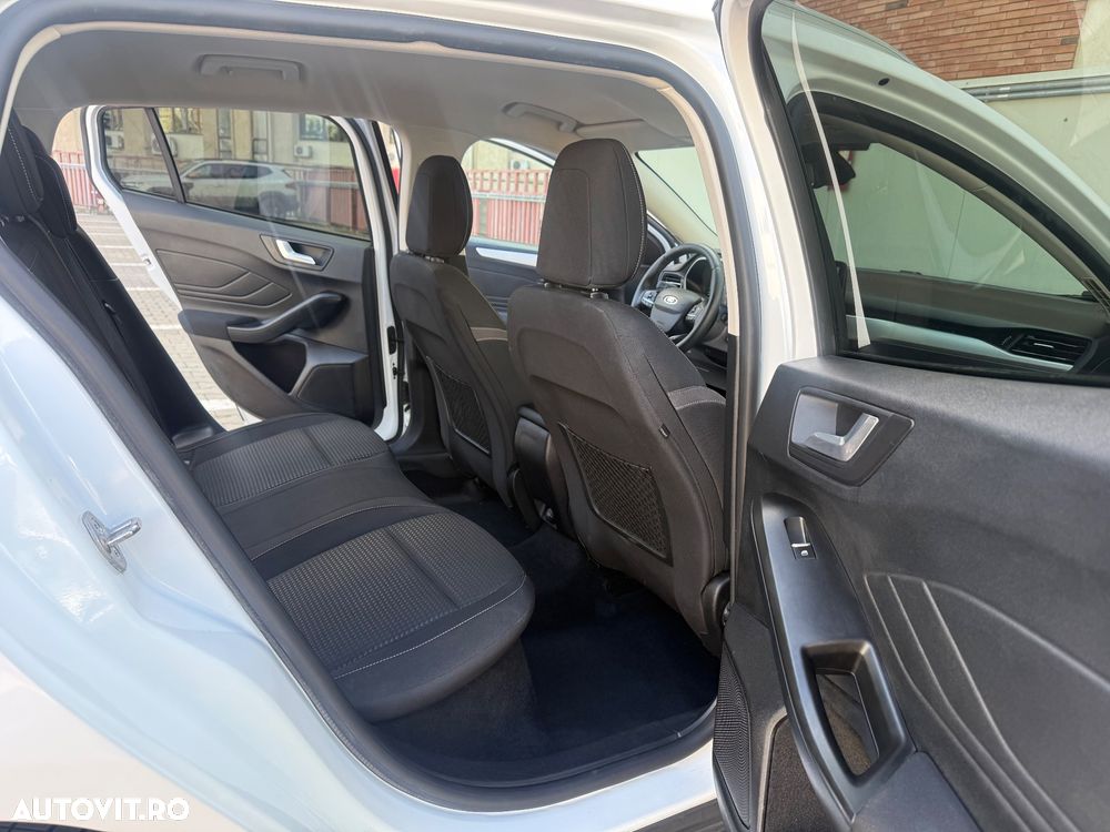 Ford Focus 1.5 EcoBlue Start-Stopp-System Aut. TITANIUM - 19