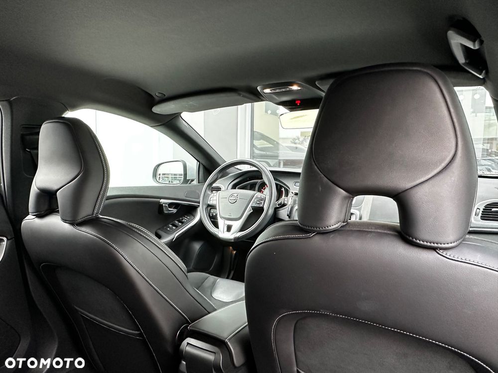 Volvo V40 T3 Drive-E R-Design Momentum - 14